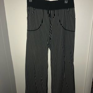 LuLu Lemon wide leg striped pant SZ 6R